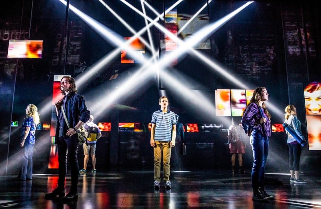 Dear-Evan-Hansen-Waving-2018-0764-Photo-Credit-Matthew-Murphy